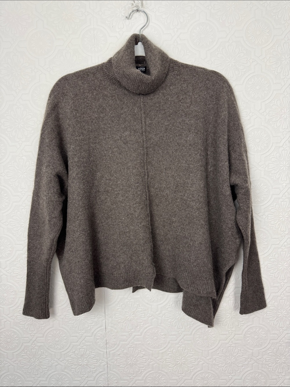 AQUA‎ 100% Cashmere Dolman Turtleneck Sweater Taupe Oversized XS Small Tan